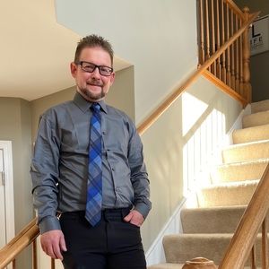 Meet your Posher, Adam